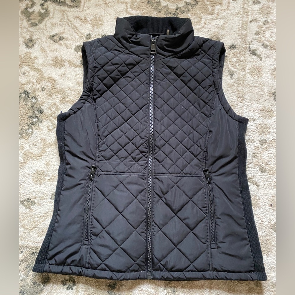 Andrew Marc black quilted vest